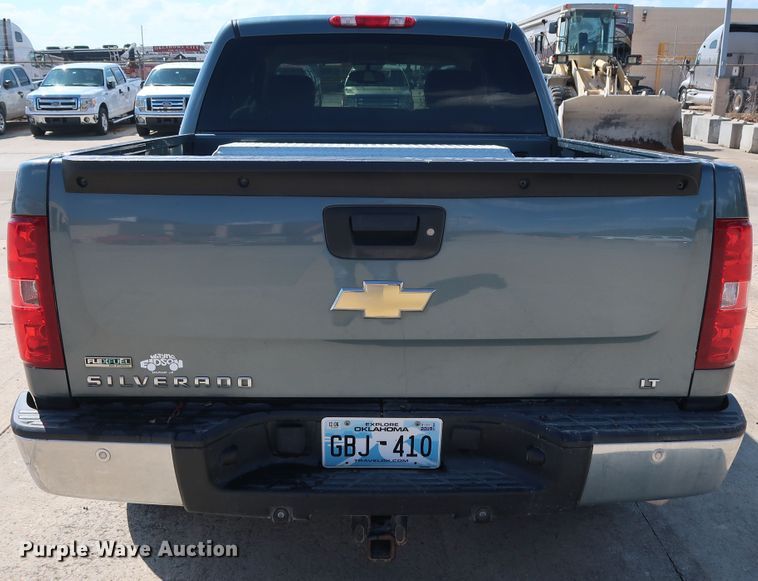 image for item GE9009 2011 Chevrolet Silverado 1500 Crew Cab pickup truck