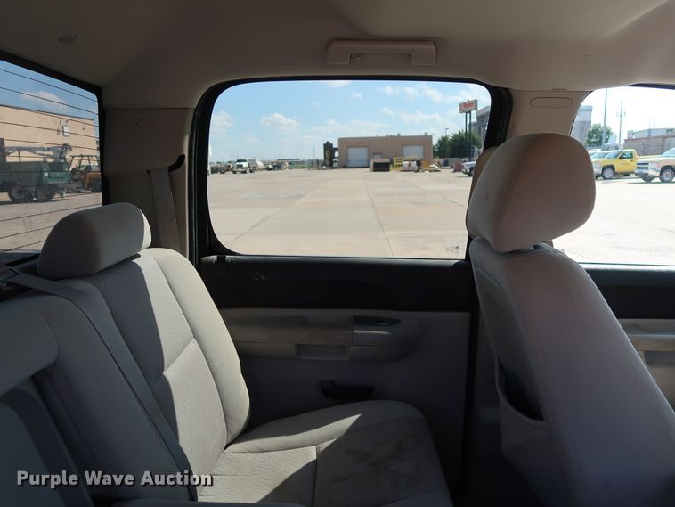 image for item GE9009 2011 Chevrolet Silverado 1500 Crew Cab pickup truck