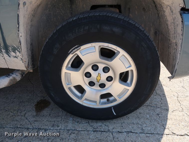 image for item GE9009 2011 Chevrolet Silverado 1500 Crew Cab pickup truck