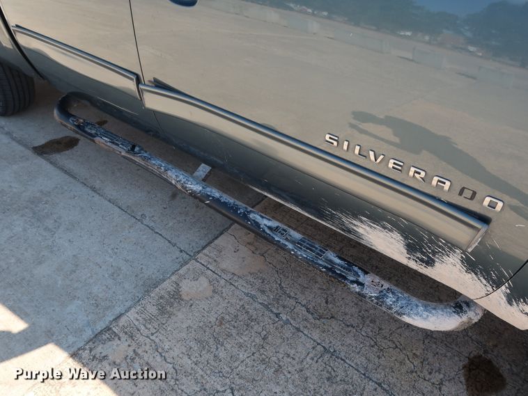 image for item GE9009 2011 Chevrolet Silverado 1500 Crew Cab pickup truck