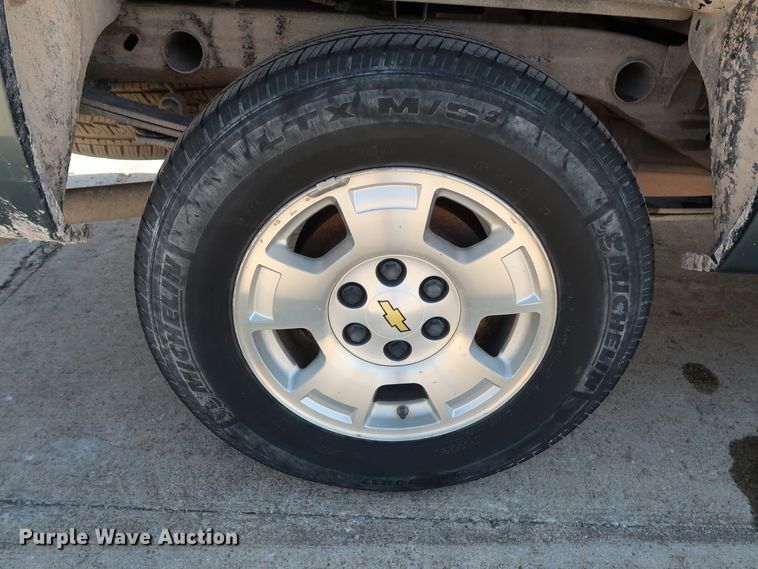 image for item GE9009 2011 Chevrolet Silverado 1500 Crew Cab pickup truck