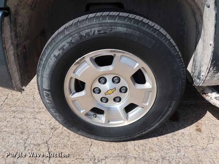 image for item GE9009 2011 Chevrolet Silverado 1500 Crew Cab pickup truck