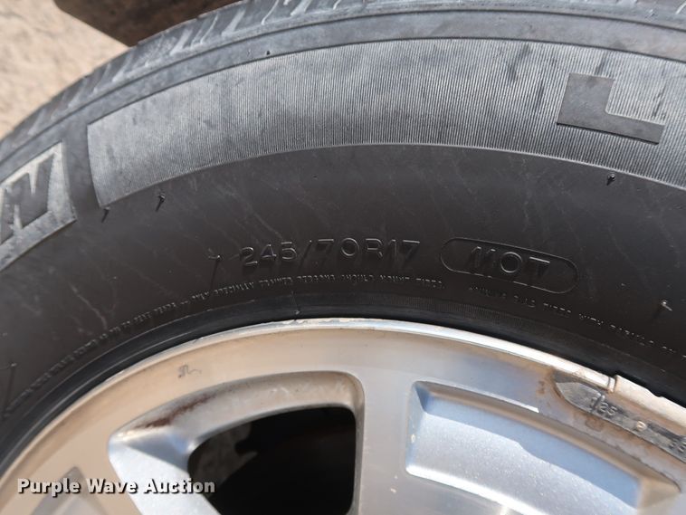 image for item GE9009 2011 Chevrolet Silverado 1500 Crew Cab pickup truck