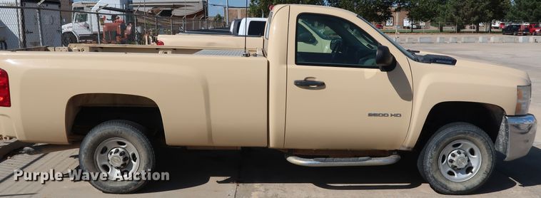 image for item GE9010 2010 Chevrolet Silverado 2500HD pickup truck