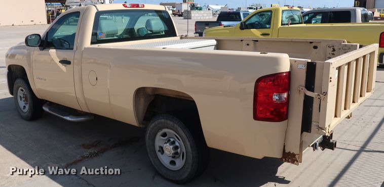 image for item GE9010 2010 Chevrolet Silverado 2500HD pickup truck