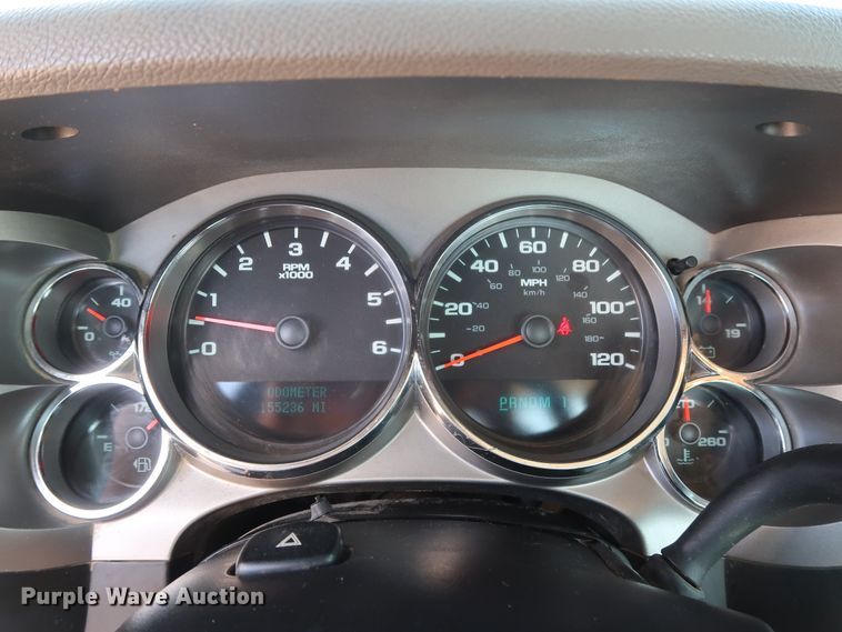 image for item GE9010 2010 Chevrolet Silverado 2500HD pickup truck