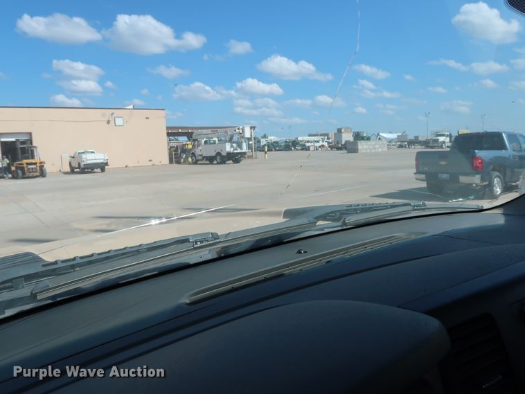 image for item GE9010 2010 Chevrolet Silverado 2500HD pickup truck