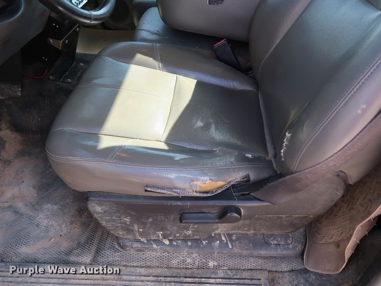 image for item GE9010 2010 Chevrolet Silverado 2500HD pickup truck