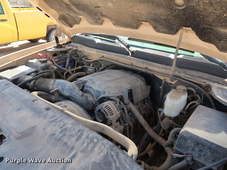 image for item GE9010 2010 Chevrolet Silverado 2500HD pickup truck