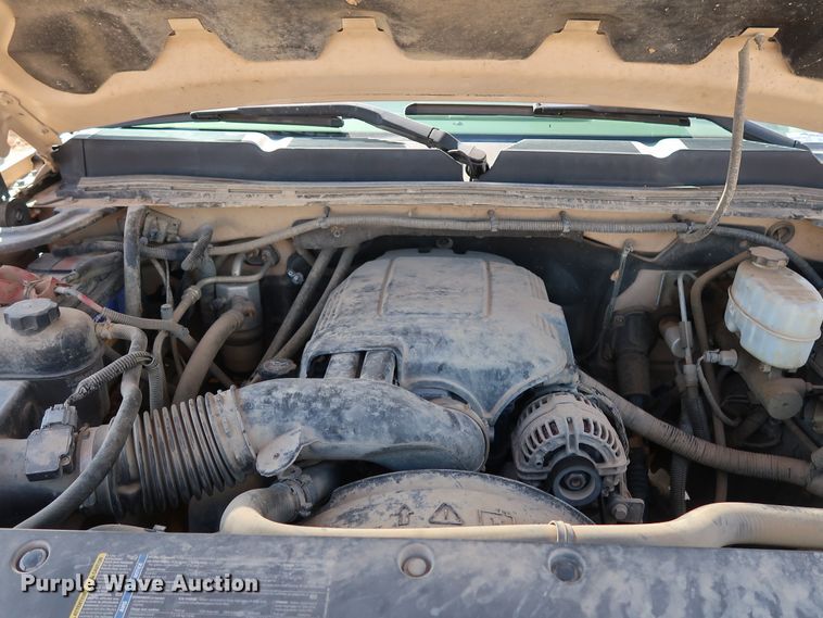 image for item GE9010 2010 Chevrolet Silverado 2500HD pickup truck