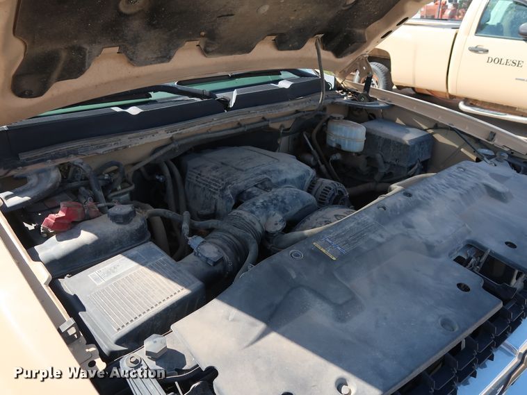 image for item GE9010 2010 Chevrolet Silverado 2500HD pickup truck