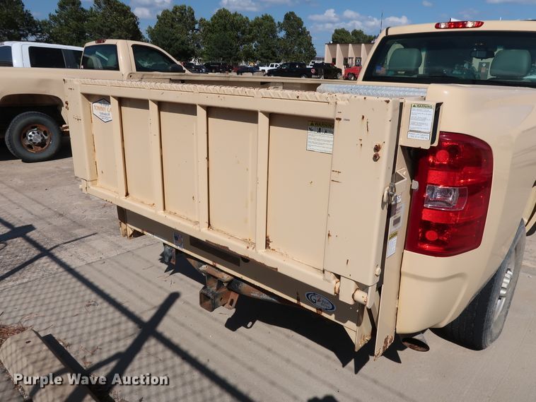 image for item GE9010 2010 Chevrolet Silverado 2500HD pickup truck