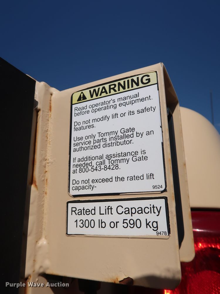 image for item GE9010 2010 Chevrolet Silverado 2500HD pickup truck