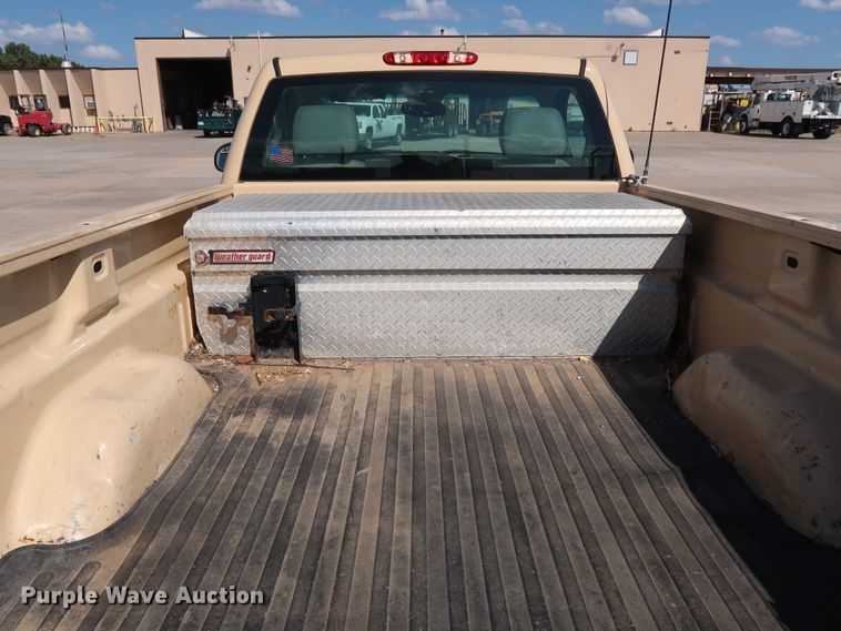 image for item GE9010 2010 Chevrolet Silverado 2500HD pickup truck