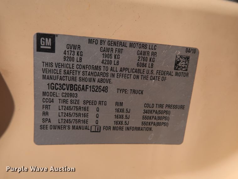 image for item GE9010 2010 Chevrolet Silverado 2500HD pickup truck