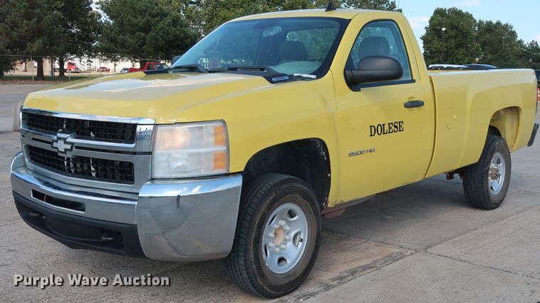 image for item GE9012 2010 Chevrolet Silverado 2500 pickup truck