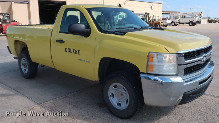 image for item GE9012 2010 Chevrolet Silverado 2500 pickup truck