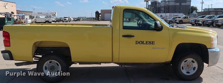 image for item GE9012 2010 Chevrolet Silverado 2500 pickup truck