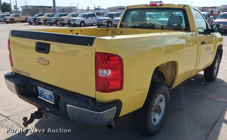 image for item GE9012 2010 Chevrolet Silverado 2500 pickup truck