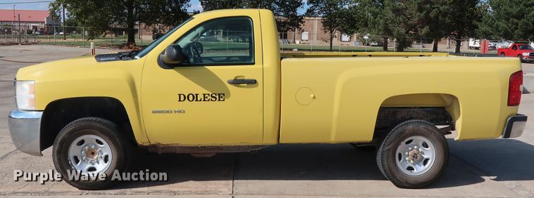 image for item GE9012 2010 Chevrolet Silverado 2500 pickup truck
