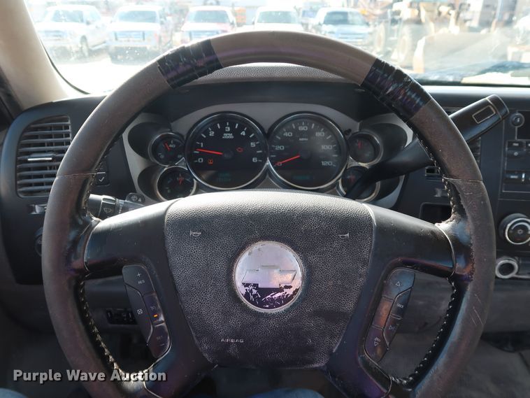 image for item GE9012 2010 Chevrolet Silverado 2500 pickup truck