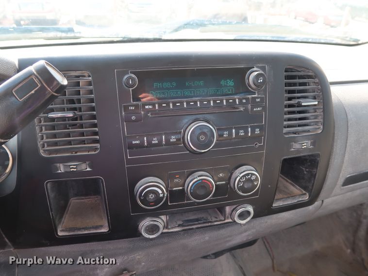 image for item GE9012 2010 Chevrolet Silverado 2500 pickup truck