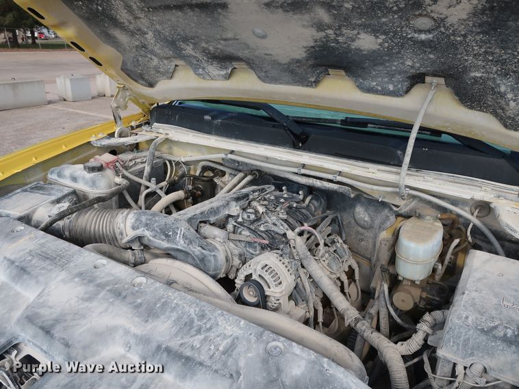 image for item GE9012 2010 Chevrolet Silverado 2500 pickup truck