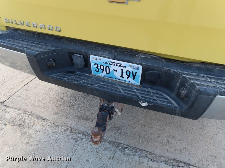 image for item GE9012 2010 Chevrolet Silverado 2500 pickup truck