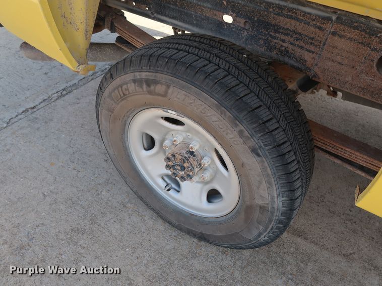 image for item GE9012 2010 Chevrolet Silverado 2500 pickup truck