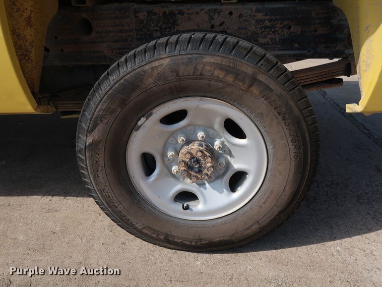 image for item GE9012 2010 Chevrolet Silverado 2500 pickup truck