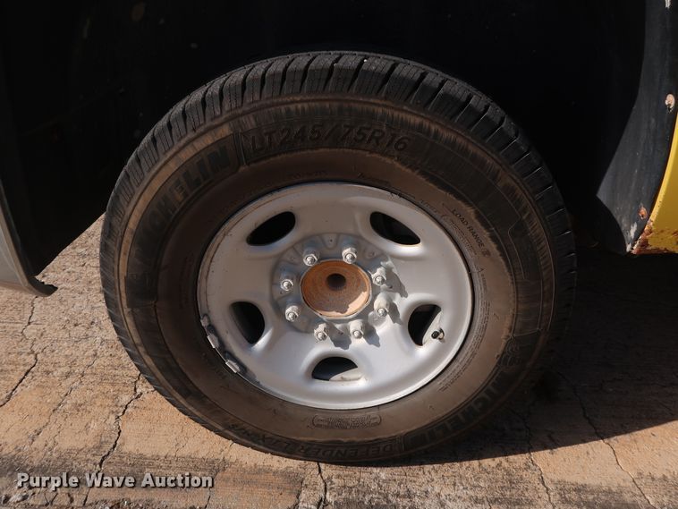 image for item GE9012 2010 Chevrolet Silverado 2500 pickup truck