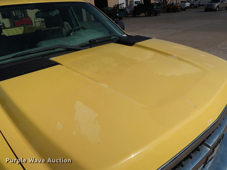 image for item GE9012 2010 Chevrolet Silverado 2500 pickup truck