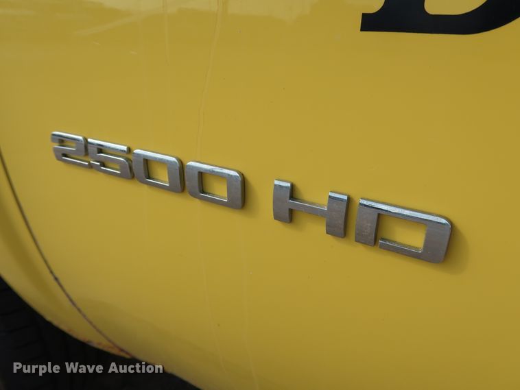 image for item GE9012 2010 Chevrolet Silverado 2500 pickup truck