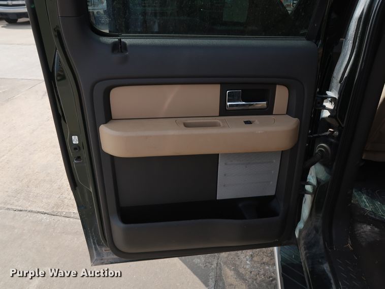 image for item GE9013 2013 Ford F150 XLT SuperCrew pickup truck