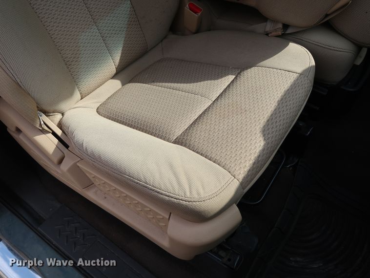 image for item GE9013 2013 Ford F150 XLT SuperCrew pickup truck