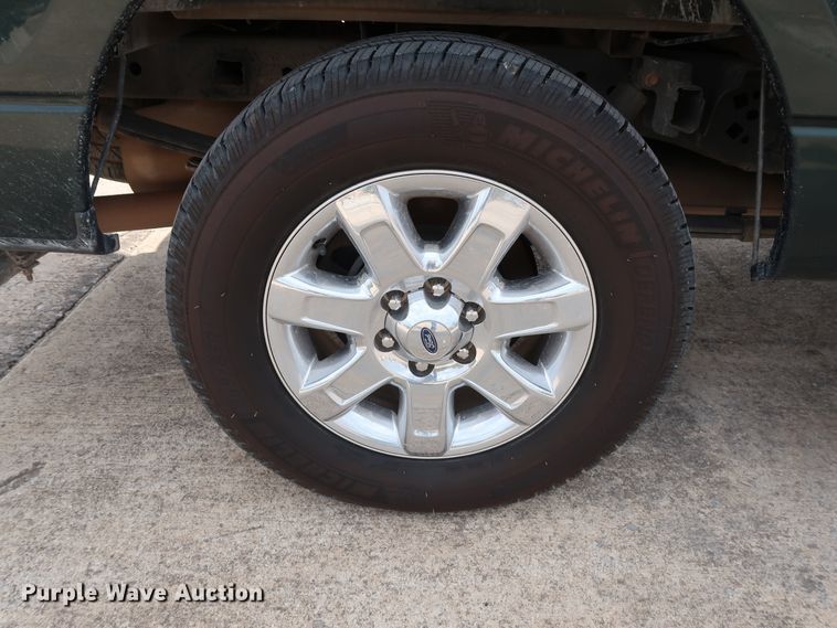 image for item GE9013 2013 Ford F150 XLT SuperCrew pickup truck