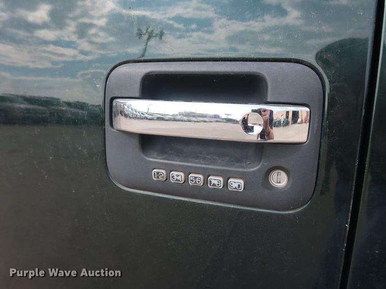 image for item GE9013 2013 Ford F150 XLT SuperCrew pickup truck