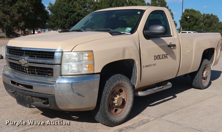 image for item GE9014 2008 Chevrolet Silverado 2500HD pickup truck