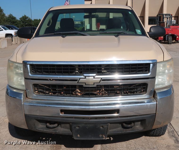 image for item GE9014 2008 Chevrolet Silverado 2500HD pickup truck
