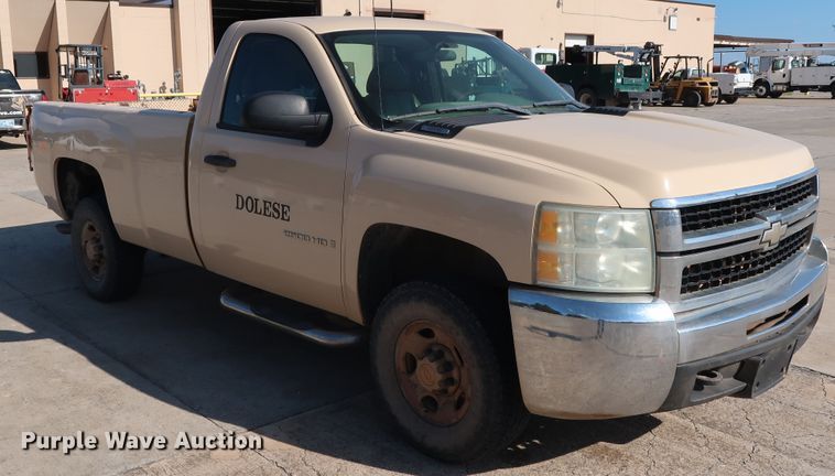 image for item GE9014 2008 Chevrolet Silverado 2500HD pickup truck