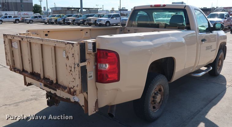 image for item GE9014 2008 Chevrolet Silverado 2500HD pickup truck