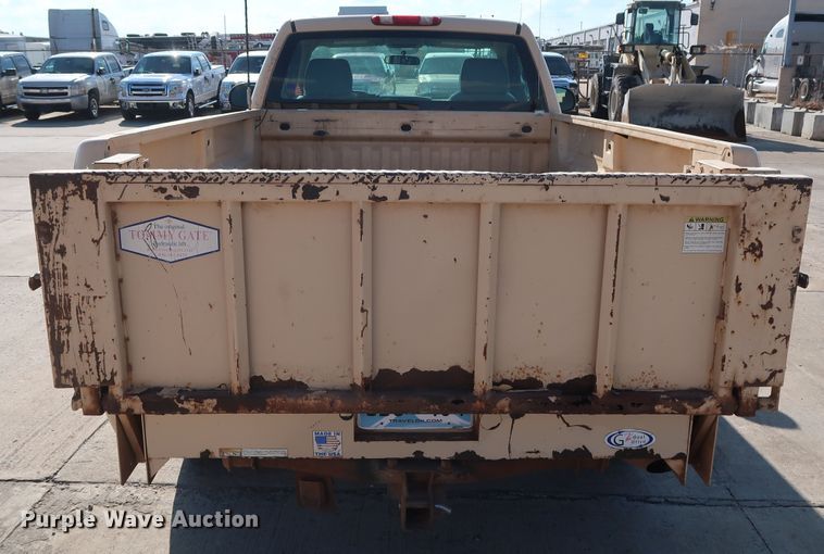 image for item GE9014 2008 Chevrolet Silverado 2500HD pickup truck