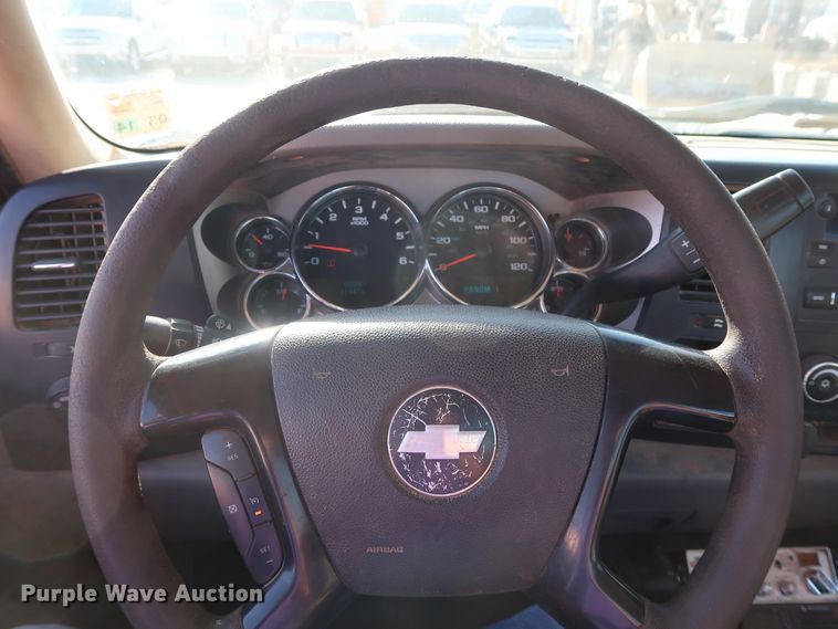 image for item GE9014 2008 Chevrolet Silverado 2500HD pickup truck