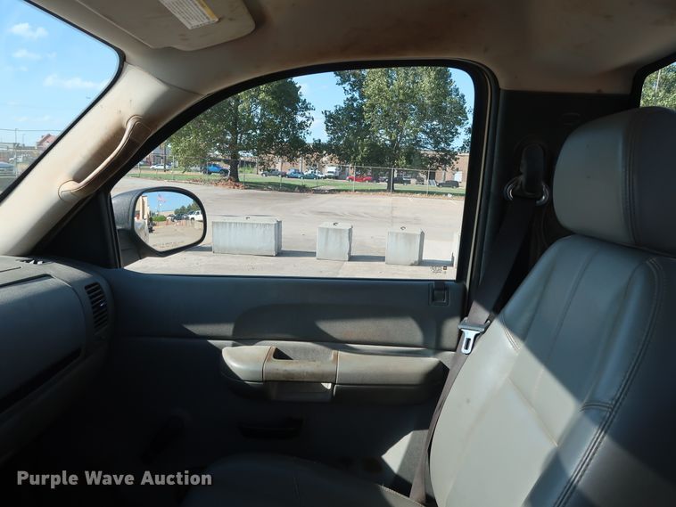 image for item GE9014 2008 Chevrolet Silverado 2500HD pickup truck