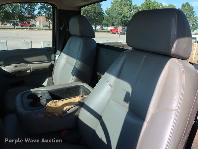 image for item GE9014 2008 Chevrolet Silverado 2500HD pickup truck