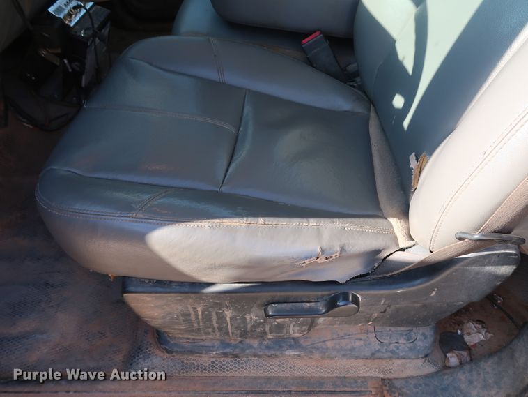 image for item GE9014 2008 Chevrolet Silverado 2500HD pickup truck