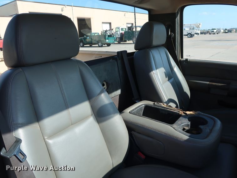 image for item GE9014 2008 Chevrolet Silverado 2500HD pickup truck