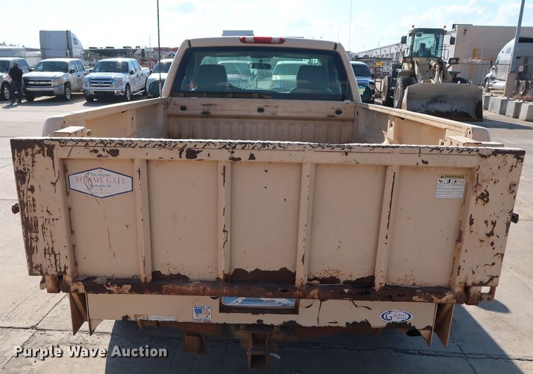 image for item GE9014 2008 Chevrolet Silverado 2500HD pickup truck