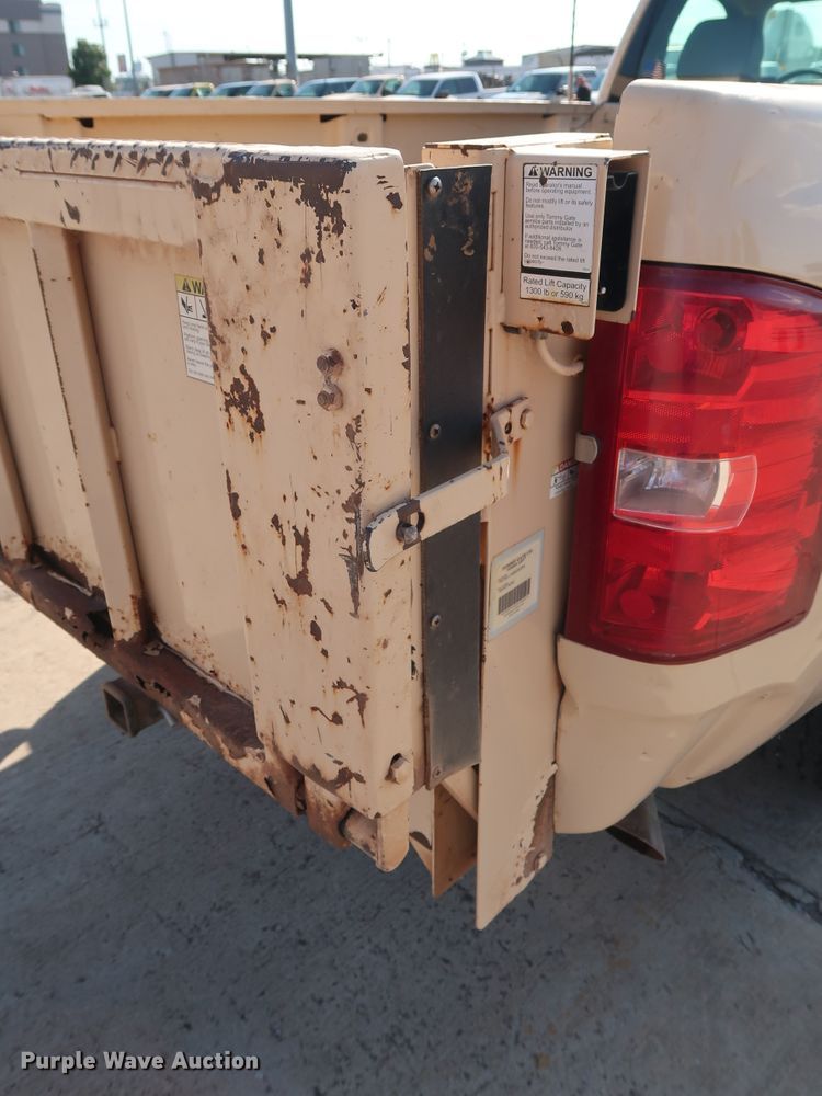 image for item GE9014 2008 Chevrolet Silverado 2500HD pickup truck