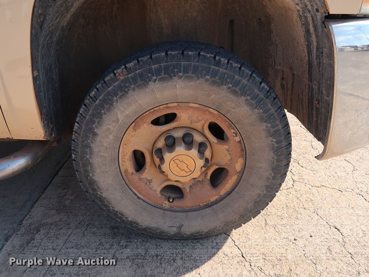 image for item GE9014 2008 Chevrolet Silverado 2500HD pickup truck